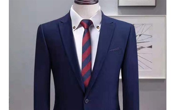 一般西裝買成品，還是去定做比較好呢？